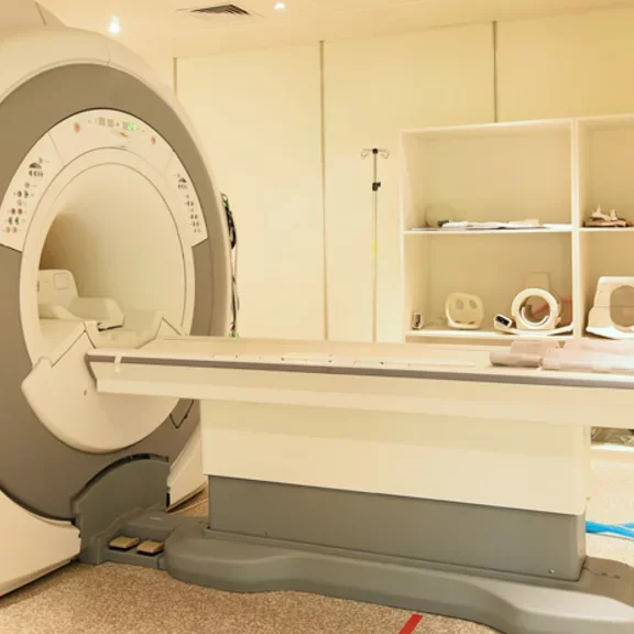 Flüssig Helium Service für die Magnetresonanztomographie